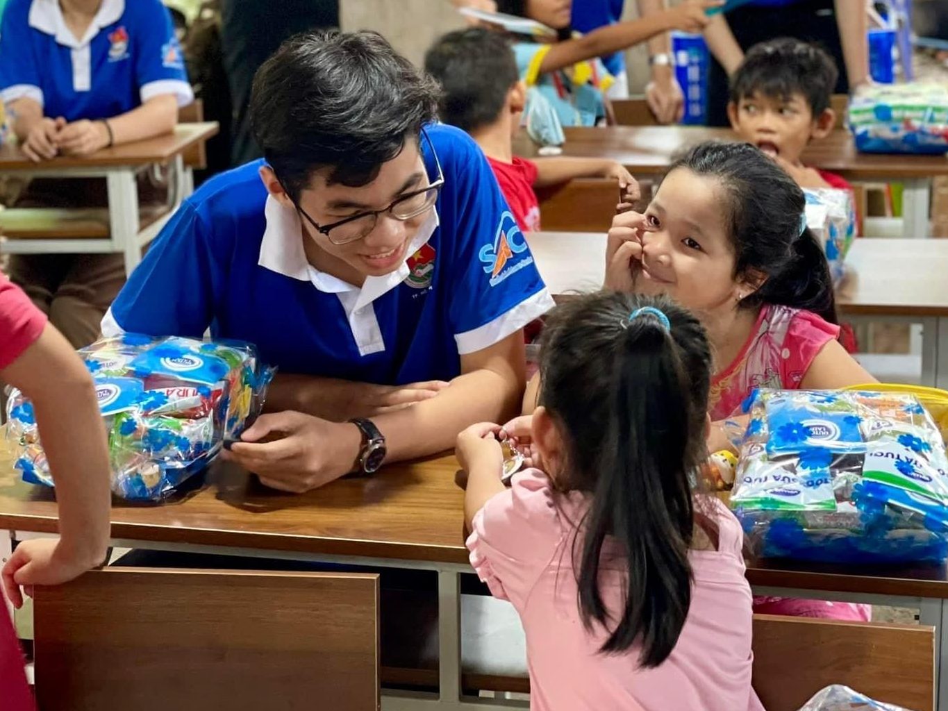 Công Khiêm luôn mang trong mình năng lượng tích cực để lan tỏa đến mọi người.